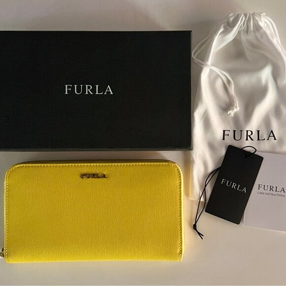 Furla extra large zip around leather wallet. Brand new with tags in box - Picture 5 of 5